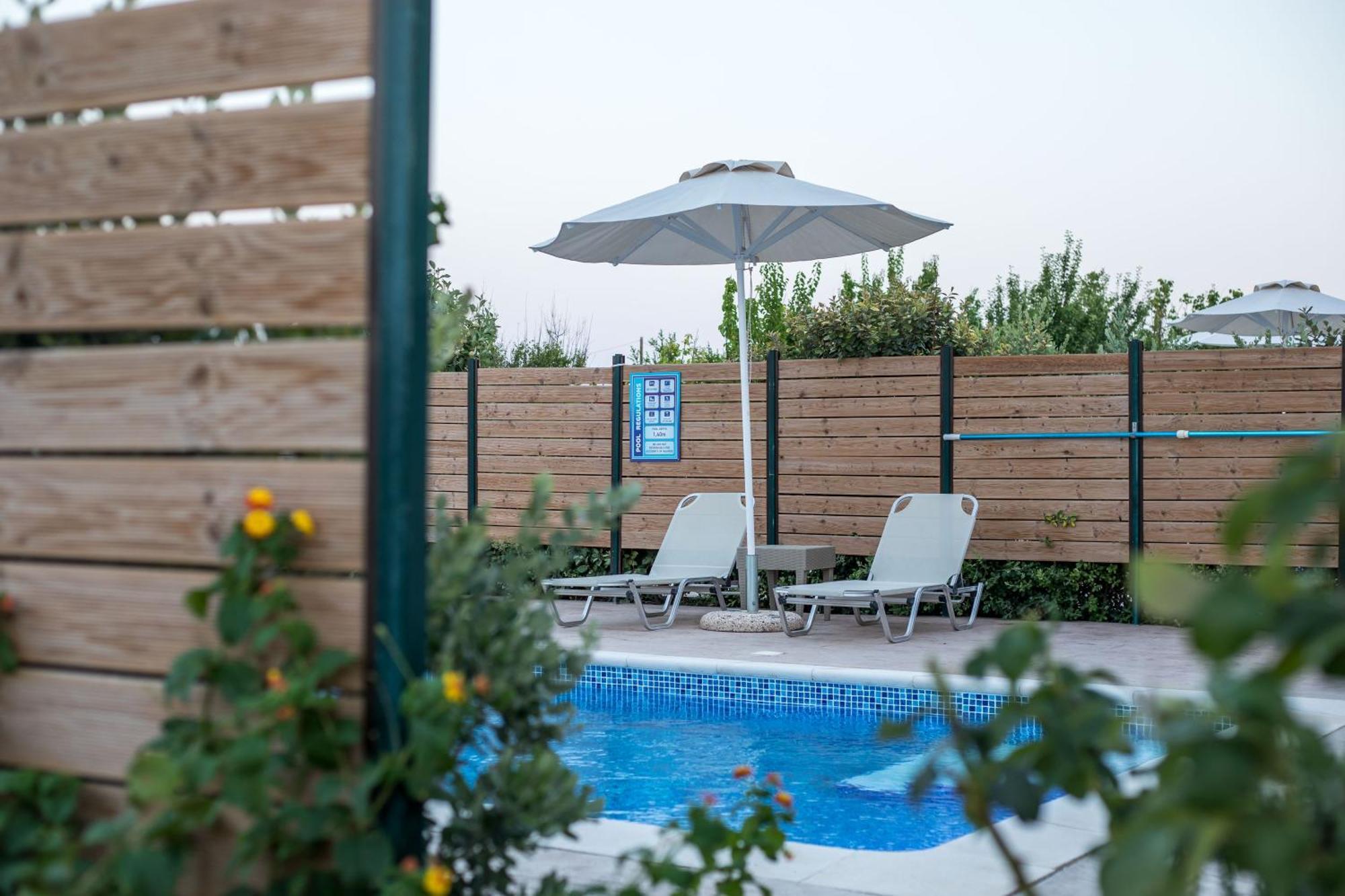 Rita Mare Seafront Villas Heated Pools Геннади Экстерьер фото