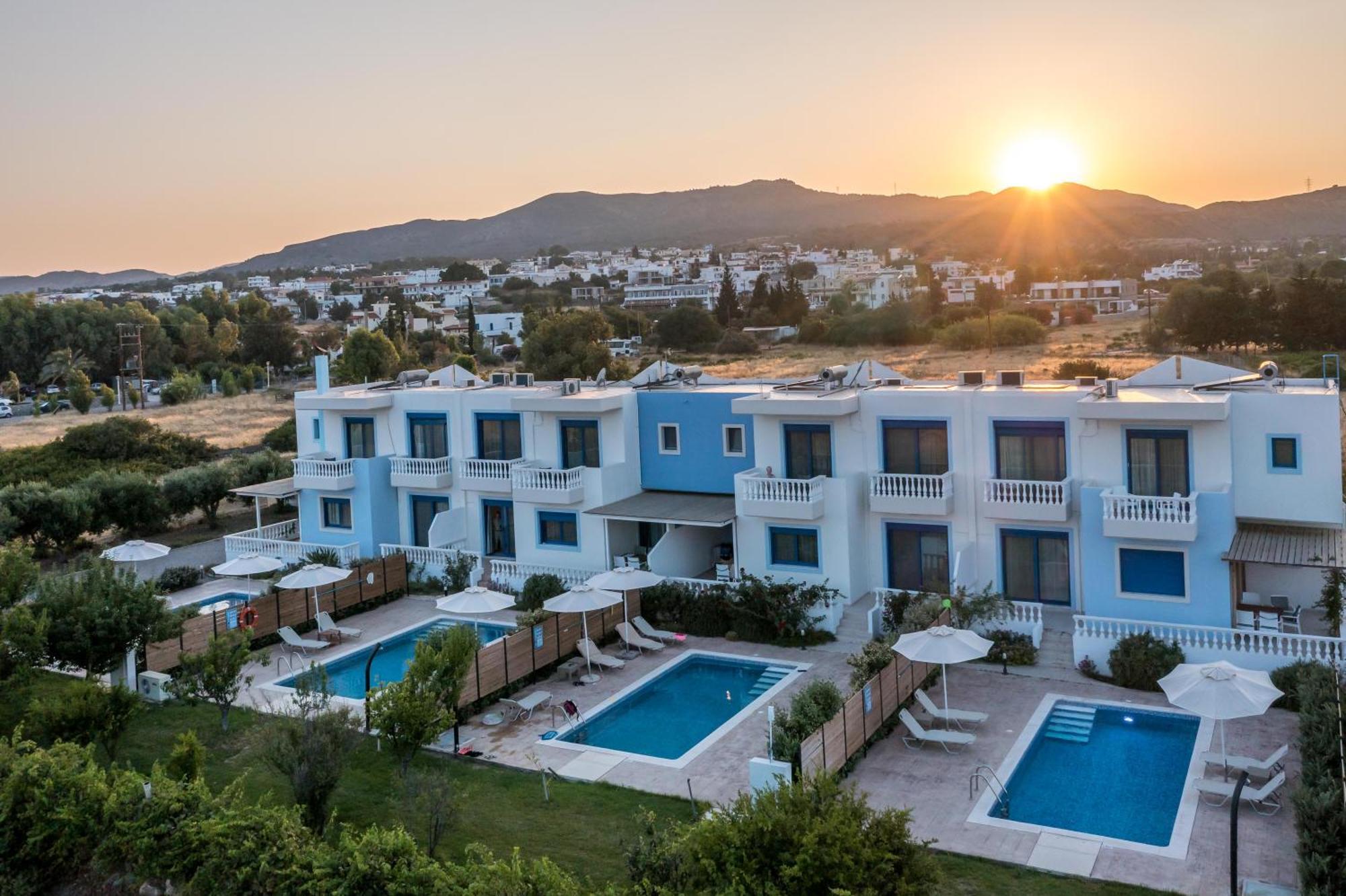 Rita Mare Seafront Villas Heated Pools Геннади Экстерьер фото