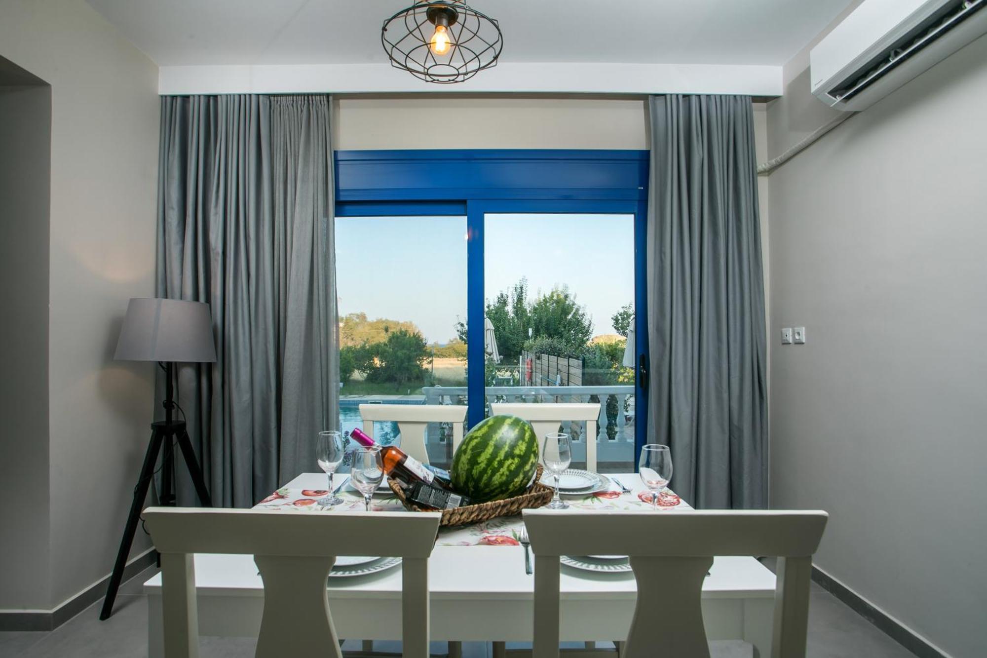 Rita Mare Seafront Villas Heated Pools Геннади Экстерьер фото