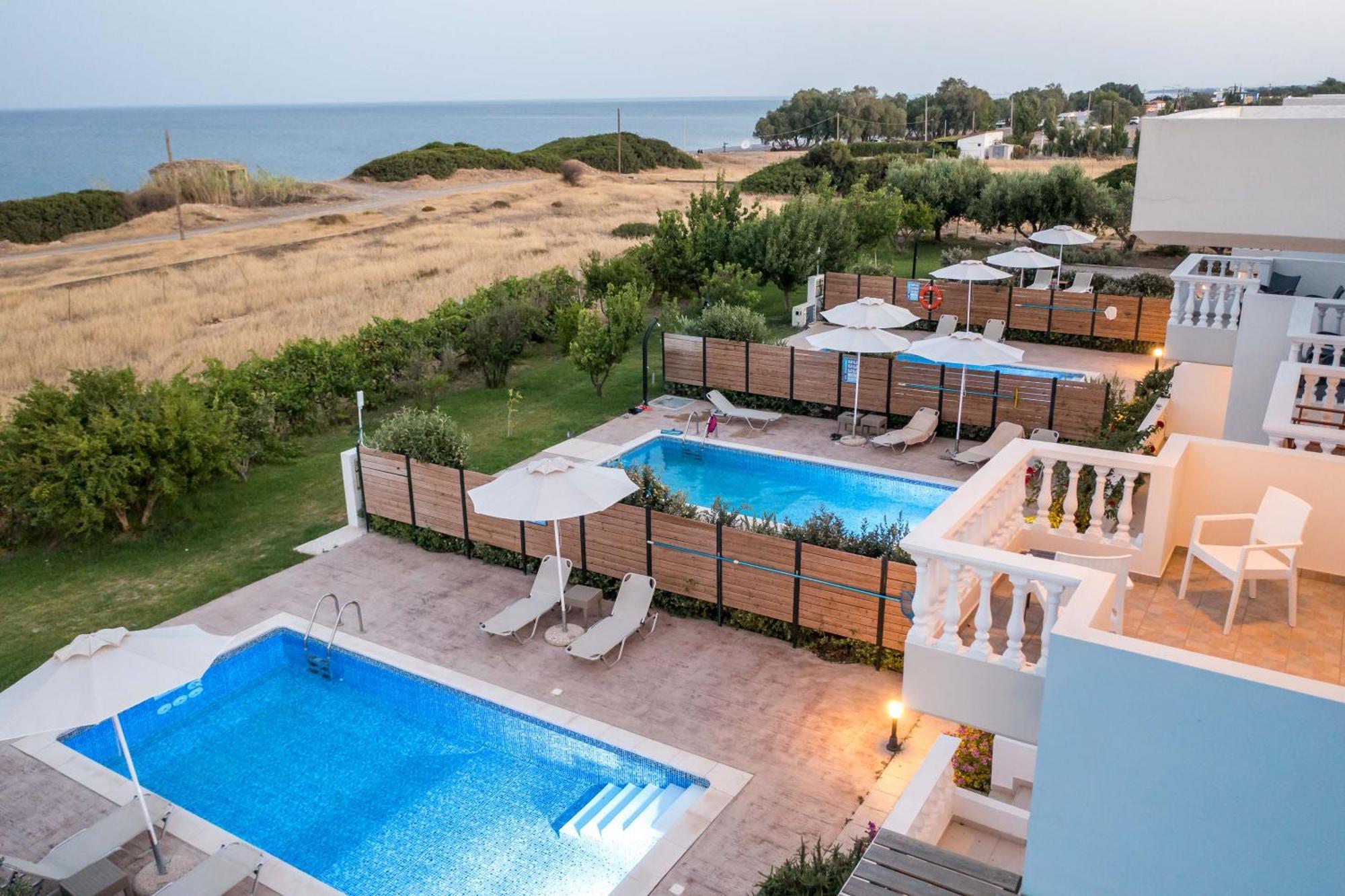 Rita Mare Seafront Villas Heated Pools Геннади Экстерьер фото